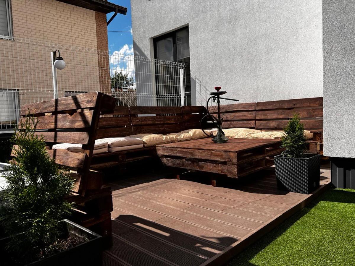 Nyvky Like Home - Studio - Apt 35 Kiew Exterior foto